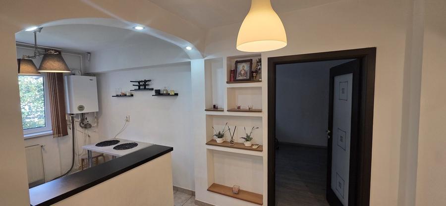 Apartament cu 2 camere decomandat în Malu Roșu