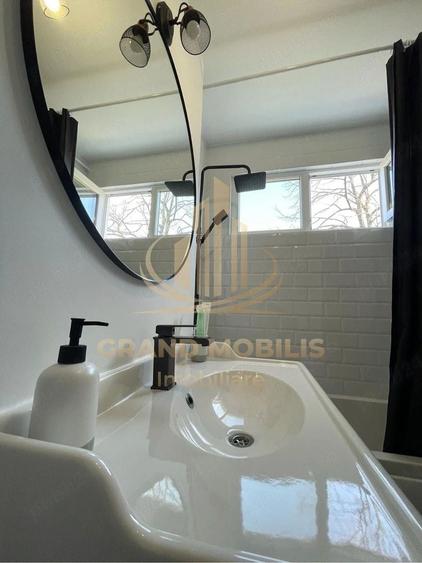 Apartament cu 2 camere semidecomandat, mobilat în Central
