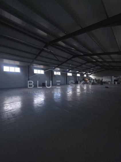 Spațiu industrial, de 1,000 mp, în Palas