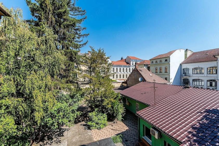 Apartament cu 3 camere semidecomandat în Ultracentral