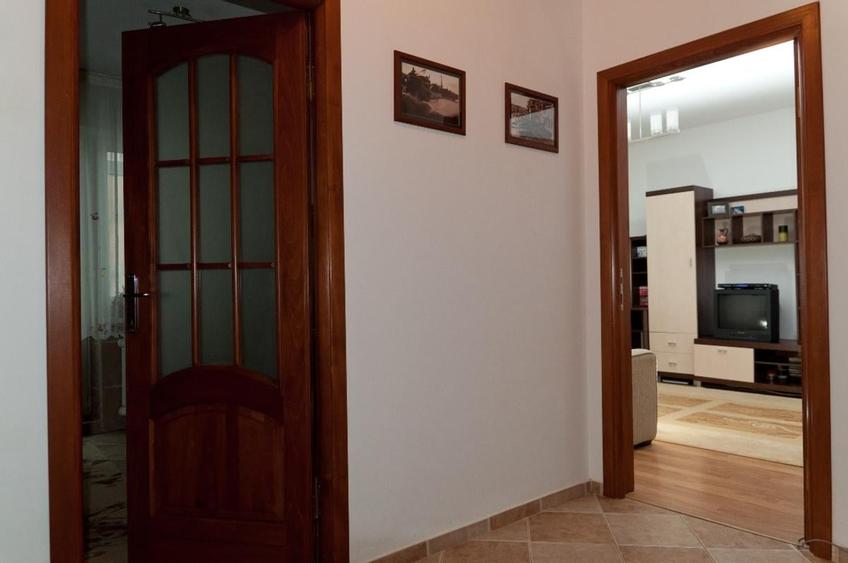 Apartament cu 2 camere decomandat în Crângași