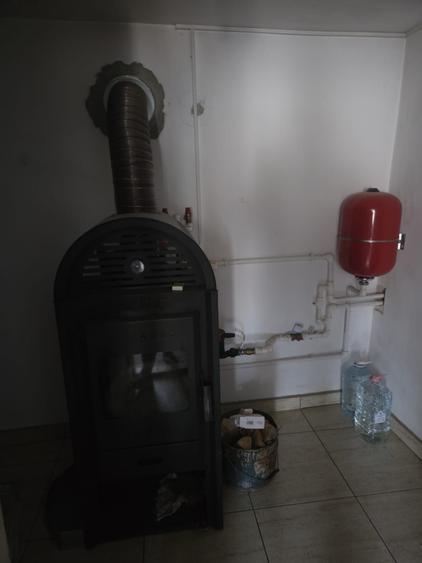 Casă cu 4 camere în Țipărești