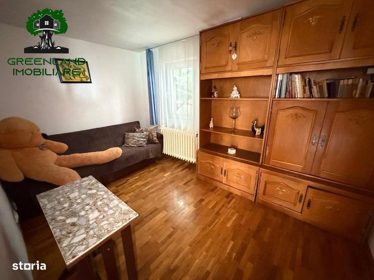 Casă cu 4 camere în Podul de Fier