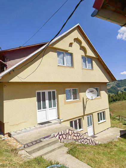 Casă cu 7 camere cu Teren 1000 Mp în Arieșeni