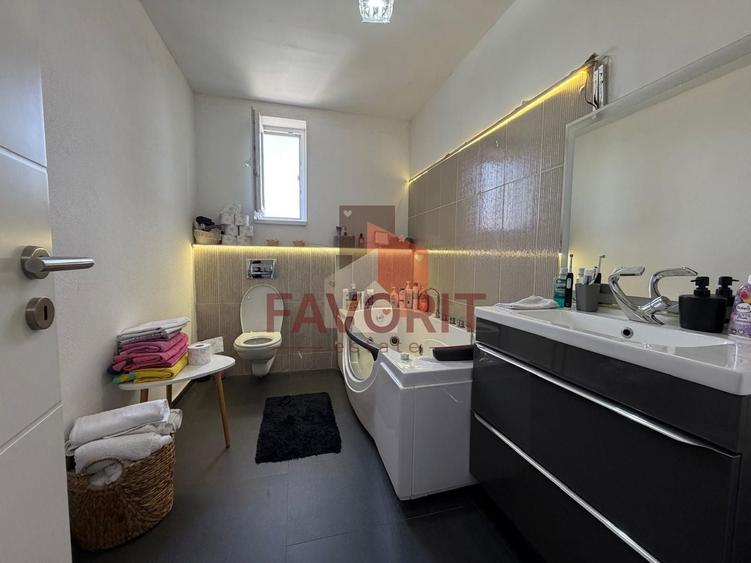 Duplex cu 4 camere cu Canalizare în Aradului