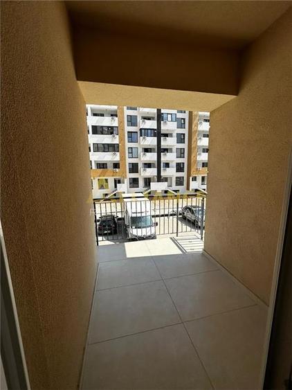 Apartament cu 3 camere semidecomandat, mobilat în Central
