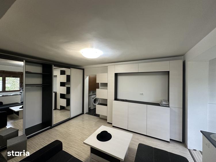 Apartament cu 3 camere semidecomandat în Nord