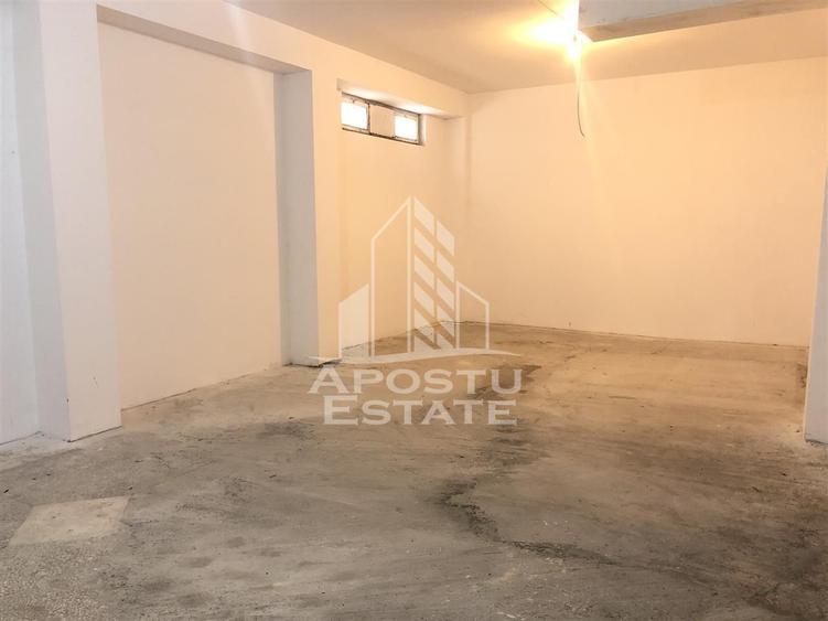 Spațiu comercial, de 240 mp, în Freidorf