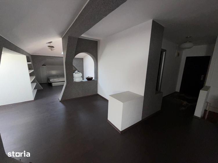 Apartament cu 5 camere în Străulești