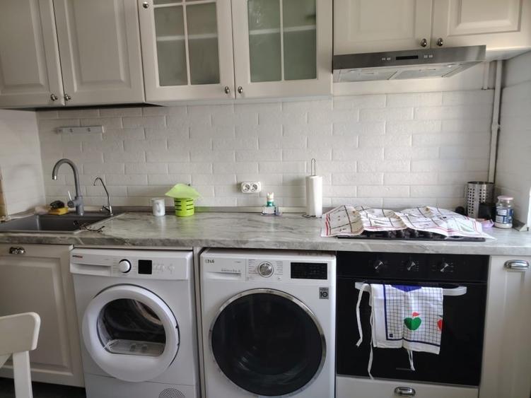 Apartament cu 3 camere decomandat, mobilat în Gara de Nord