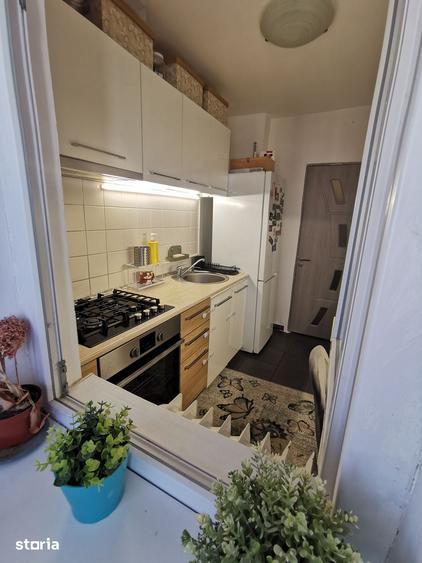 Apartament cu 2 camere semidecomandat în Berceni