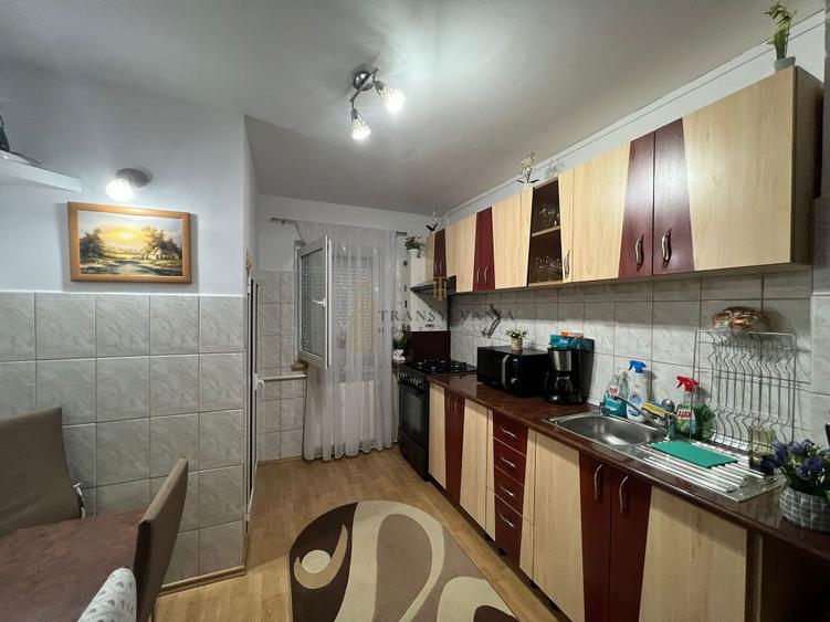 Apartament cu 4 camere decomandat în Central