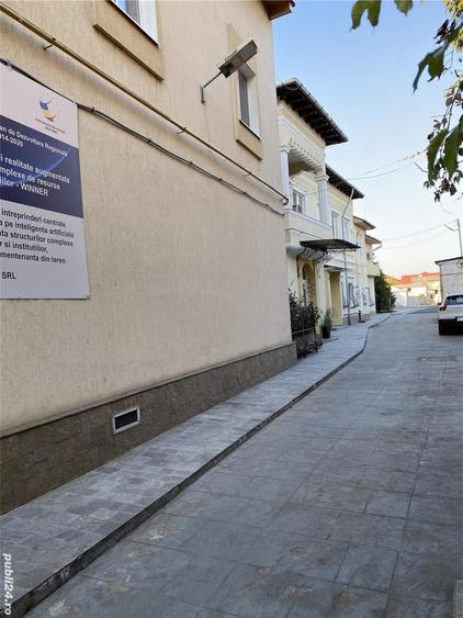 Spațiu comercial, de 25 mp, în Central