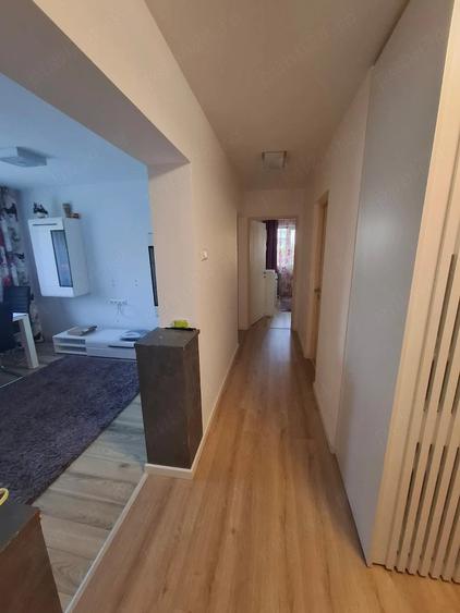 Apartament cu 4 camere decomandat în Central