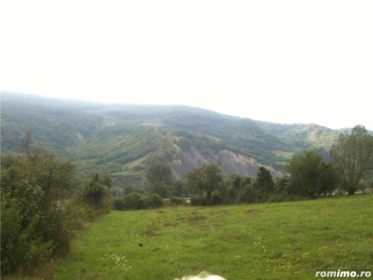 Teren de 14000 mp, în Central
