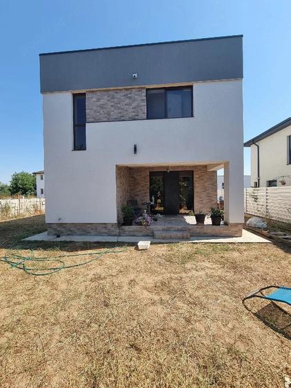 Casă cu 4 camere cu Teren 325 Mp în Berceni