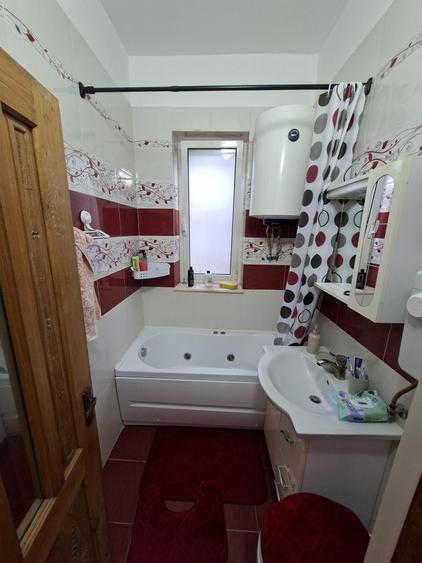 Apartament cu 2 camere decomandat în Vidra