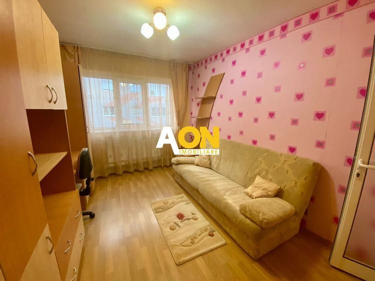Apartament cu 2 camere semidecomandat, mobilat în Cetate