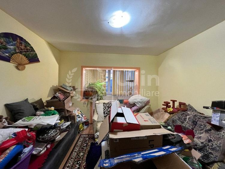 Apartament cu 3 camere decomandat, mobilat în Între Lacuri
