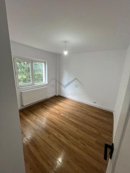 Apartament cu 2 camere decomandat în Nicolina