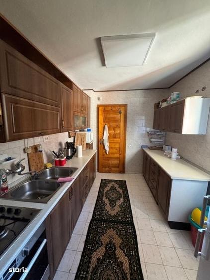 Casă cu 4 camere în Valea Neagră
