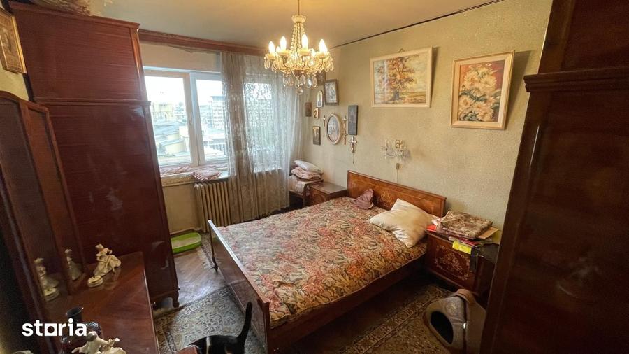 Apartament cu 3 camere semidecomandat în Gara de Nord