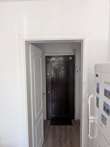 Apartament semidecomandat în 1 Mai