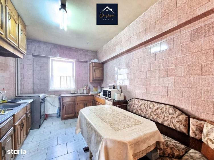 Apartament cu 4 camere decomandat în Tineretului