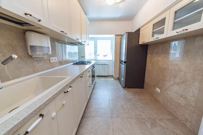 Apartament cu 4 camere, mobilat în Unirii