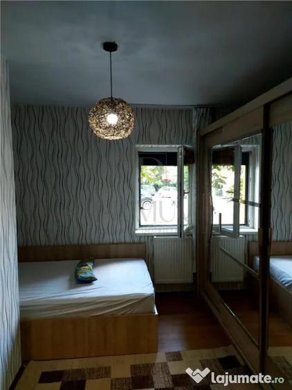 Apartament cu 3 camere decomandat, mobilat în Dâmbovița