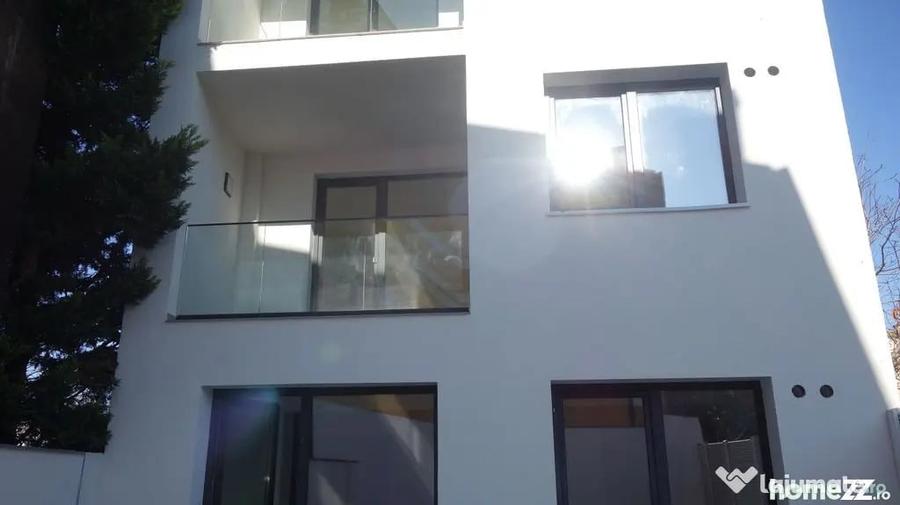 Apartament cu 2 camere semidecomandat în P-ța Muncii