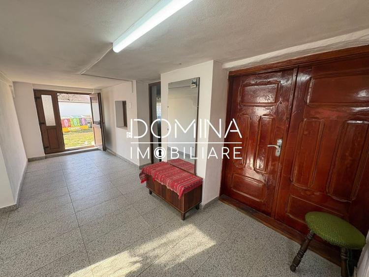 Casă individuală cu 4 camere cu Teren 6446 Mp în Stănești