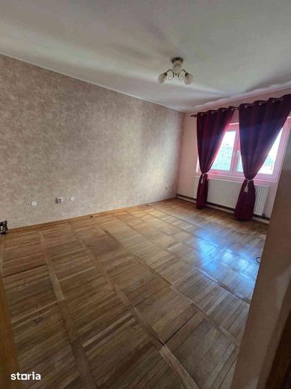 Apartament cu 3 camere în Micro 5