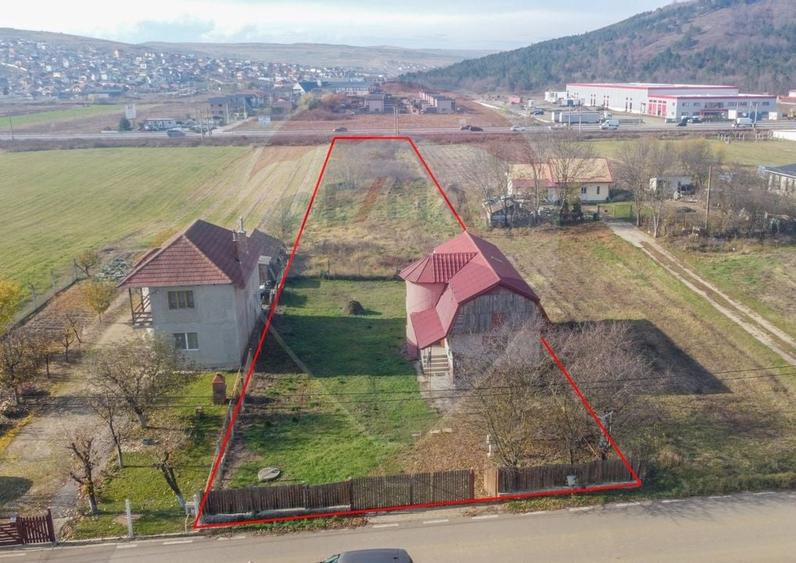 Casă individuală cu 2 camere cu Teren 3301 Mp în Jucu de Mijloc
