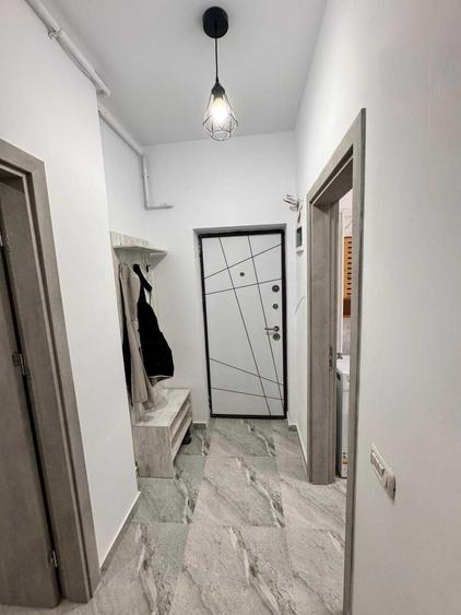 Garsonieră decomandată în Roșu