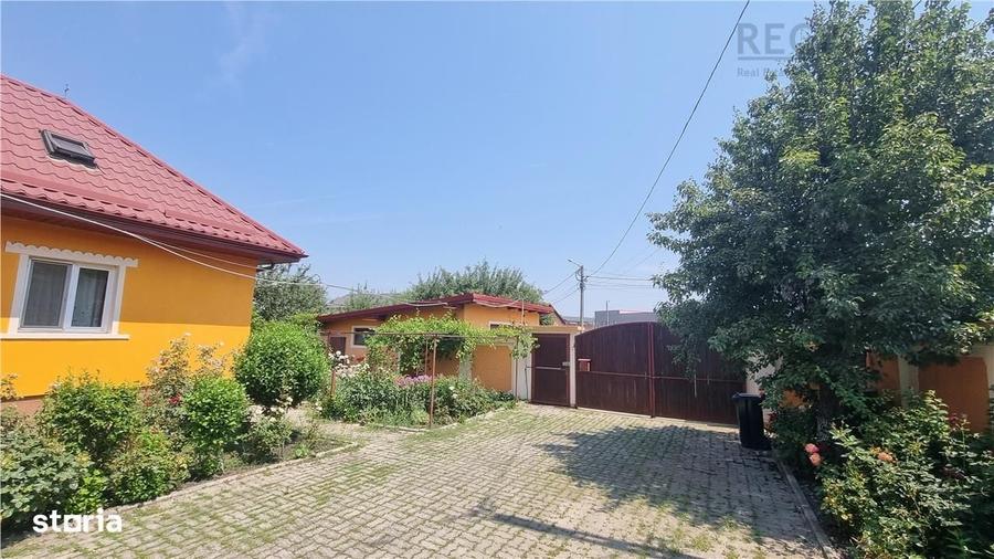 Casă cu 4 camere în Stupini