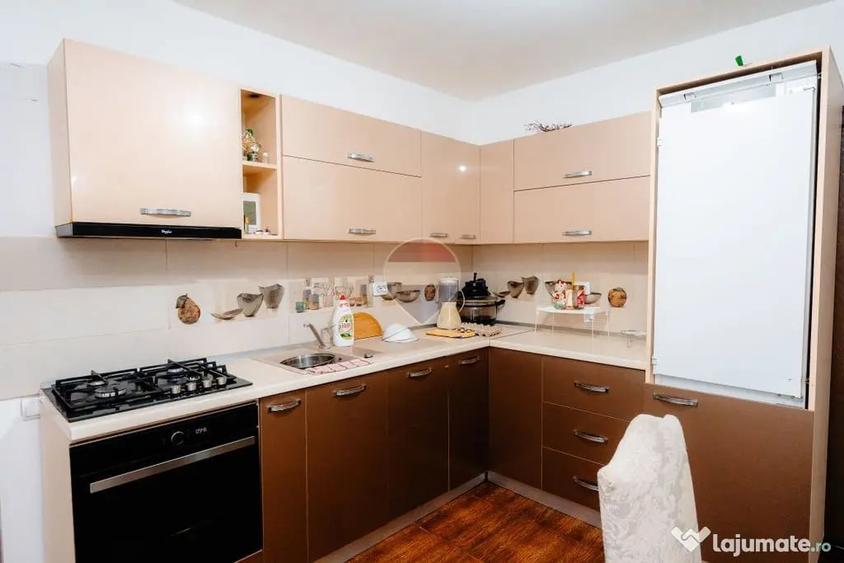 Casă cu 4 camere cu Teren 779 Mp în Piscani