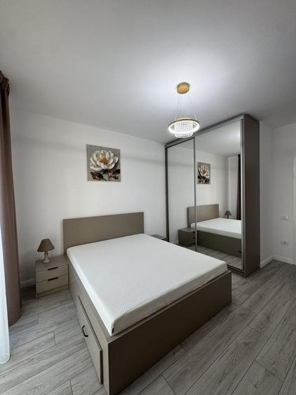 Apartament cu 2 camere decomandat în Apărătorii Patriei