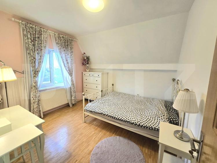 Apartament cu 3 camere decomandat, mobilat în Aradului