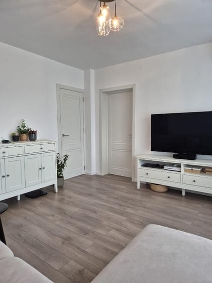 Apartament cu 2 camere semidecomandat, mobilat în Domenii