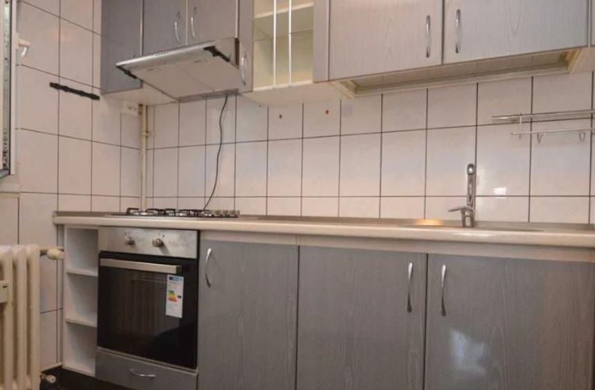 Apartament cu 3 camere decomandat, mobilat în Tineretului