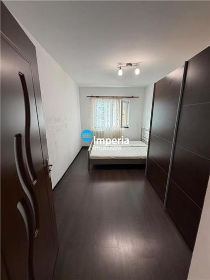 Apartament cu 3 camere decomandat în Aeroport
