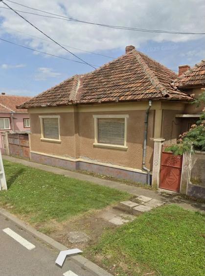 Casă cu 4 camere cu Teren 1101 Mp în Șiria