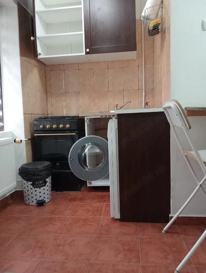 Garsonieră semidecomandată în Titan