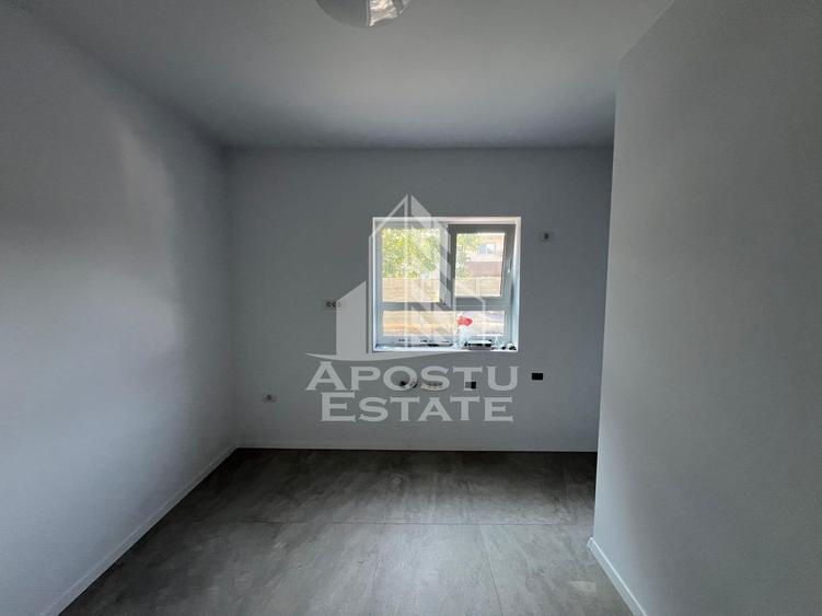Duplex cu 3 camere cu Canalizare în Sânandrei