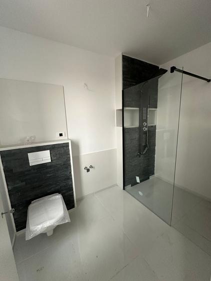 Duplex cu 5 camere cu Canalizare în Exterior Nord