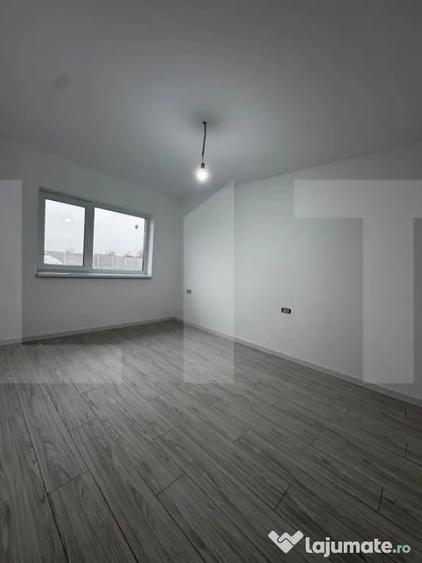 Casă cu 4 camere cu Teren 650 Mp în Peciu Nou