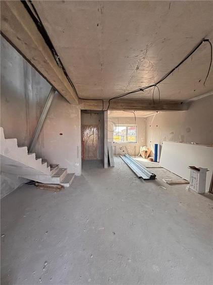 Duplex cu 4 camere cu Canalizare în Moșnița Nouă