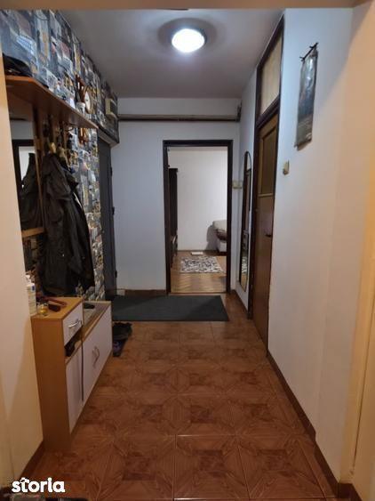 Apartament cu 4 camere decomandat, mobilat în Rahova