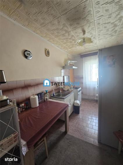 Apartament cu 4 camere semidecomandat în Central